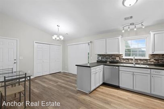 Foto del edificio - 3 br, 2 bath House - 104 Avon Drive