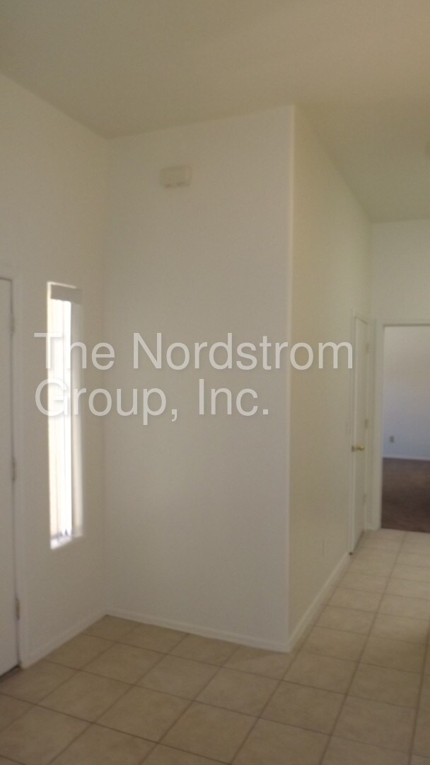 Building Photo - 8527 E Seabury Ct