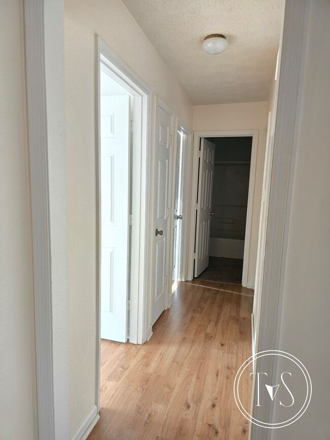 Foto del edificio - 613 Ryan Ln