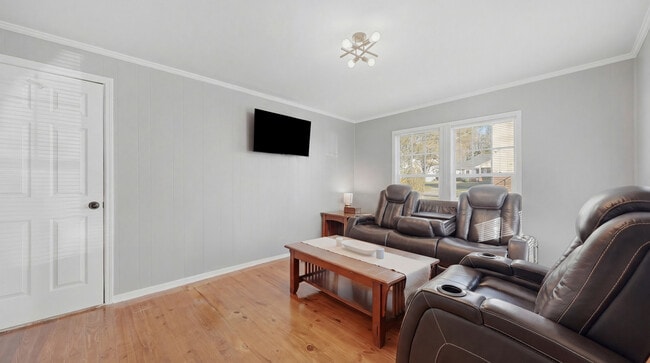 Building Photo - 3703 Redding Rd