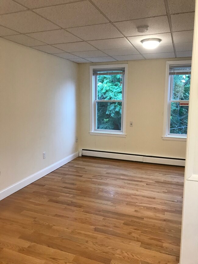 Foto del edificio - 805-807 Merrimack Street