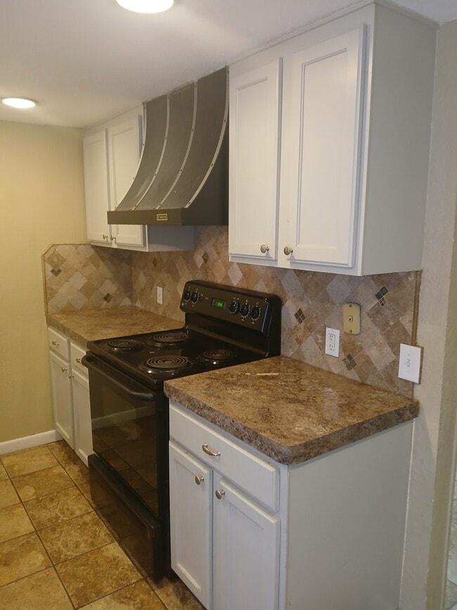 Building Photo - 5101 Middlecoff Cir