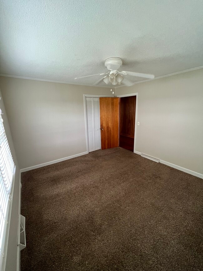 Building Photo - 492 Myers Mill Rd