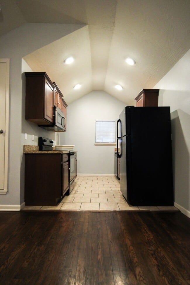 Building Photo - Updated 3BR/2BA House Near MSU – Garage, Basement & Yard!