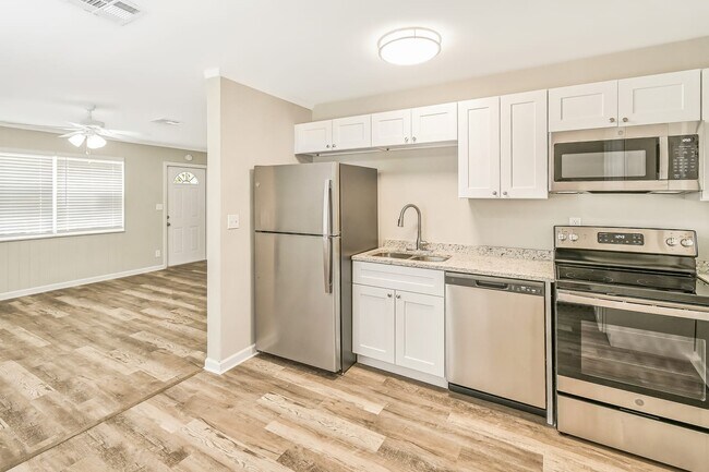 Building Photo - 1020 Dogwood Rd