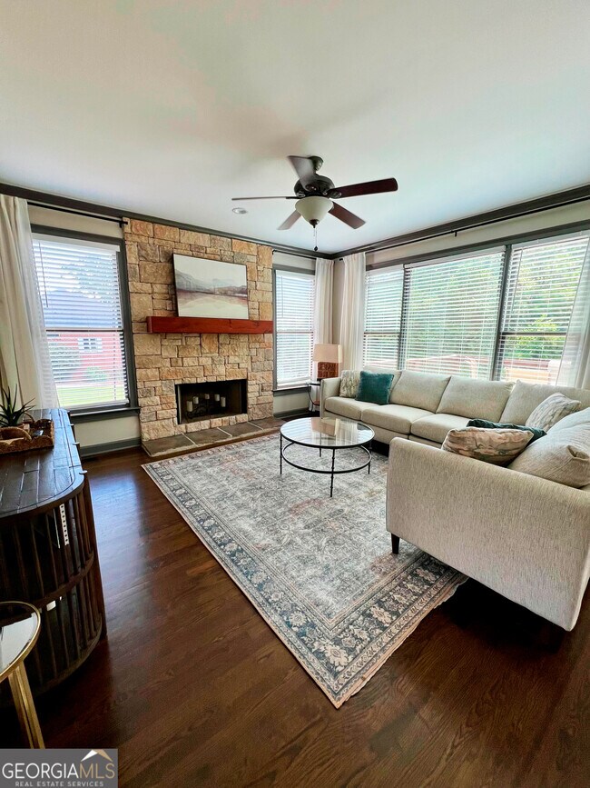 Foto del edificio - 10 Bridlewood Ct