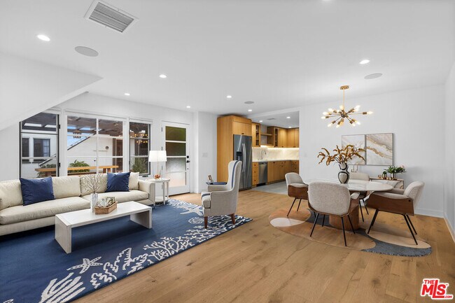 Foto del edificio - 1062 S Alfred St