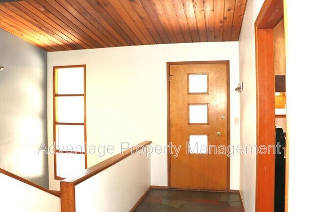 Foto del edificio - 3240 NW Elmwood Dr