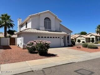 Building Photo - 1025 W Kelton Ln