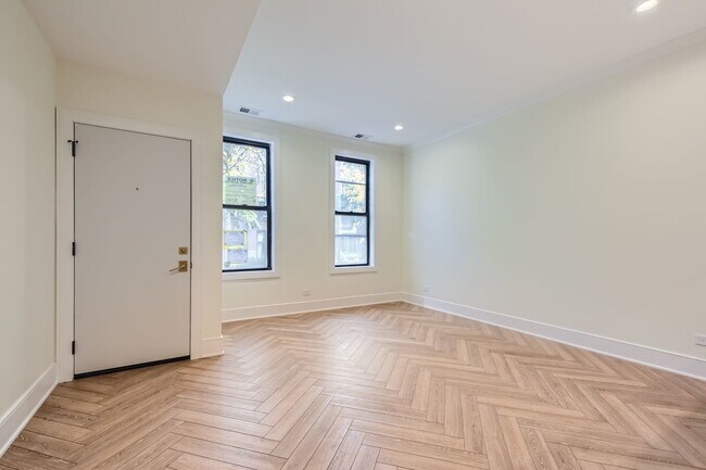 Foto del edificio - 2043 N Humboldt Blvd