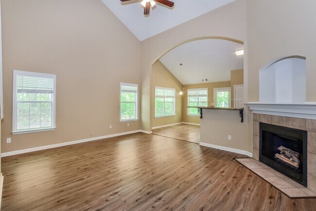 Foto del edificio - 944 Shorey Ln