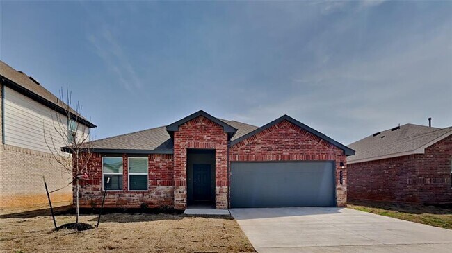 Building Photo - 2740 Dennis Dr