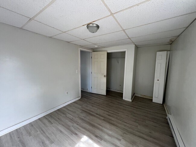 Building Photo - 853 Lords Ct