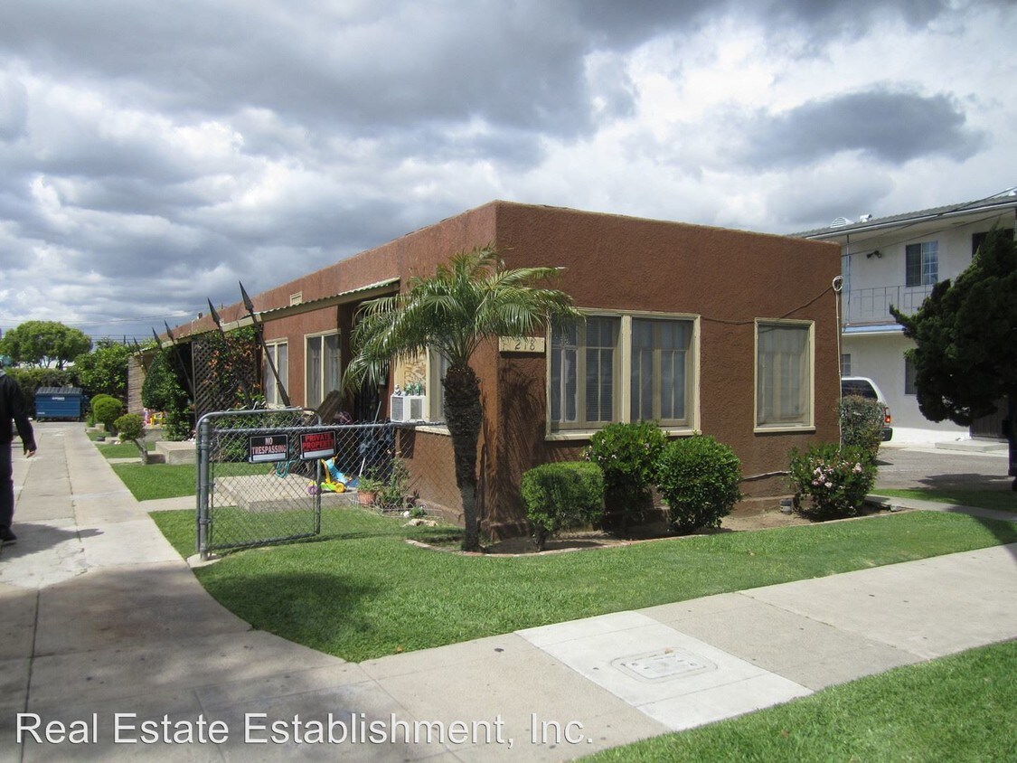 Primary Photo - 218-218 N Olive St