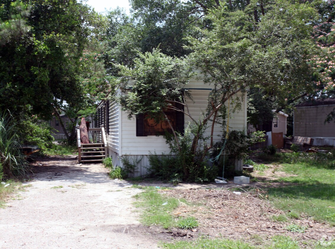 Building Photo - Seagrove Village