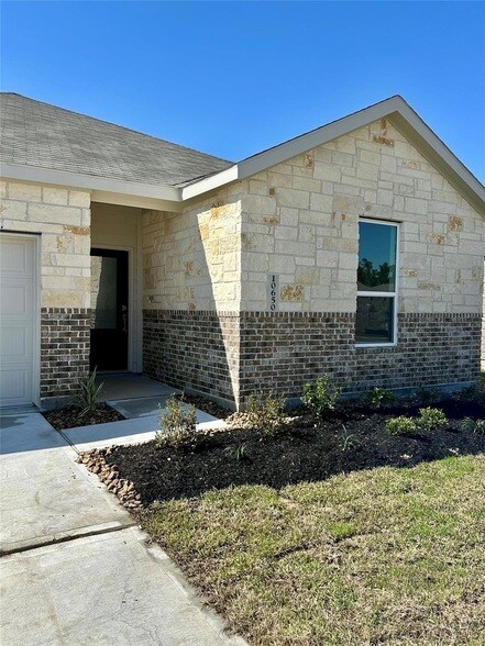 Foto principal - 10650 Ellerston Rd
