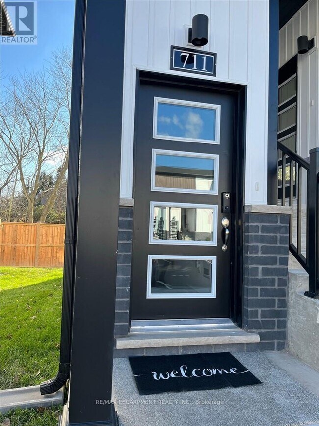 Photo du bâtiment - 4263 Fourth Ave