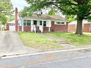 Building Photo - 30 Markham Dr