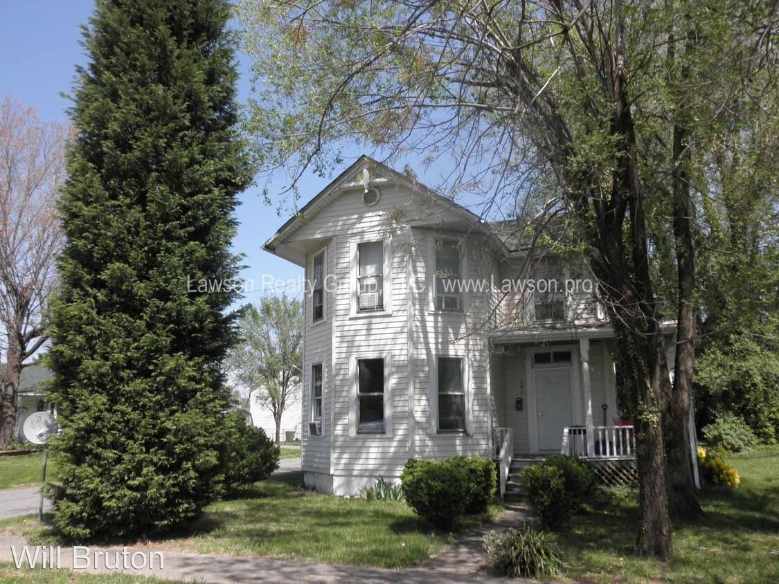 302 Chestnut St, Salem, VA 24153 Condo for Rent in Salem, VA