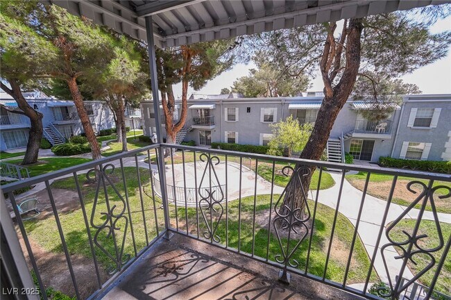 Foto del edificio - 3823 S Maryland Pkwy