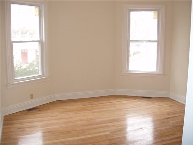Building Photo - 817 AVENUE C