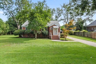 Building Photo - 105 Nut Grove Dr