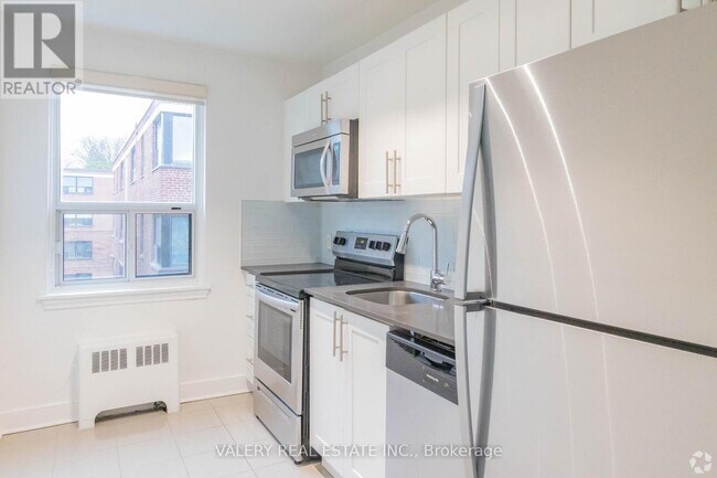 Photo du bâtiment - 3015 Queen St E