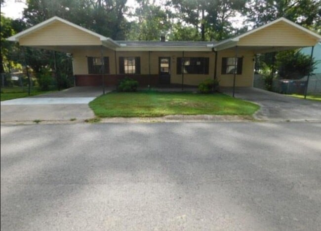 Building Photo - 821 Desota Pl