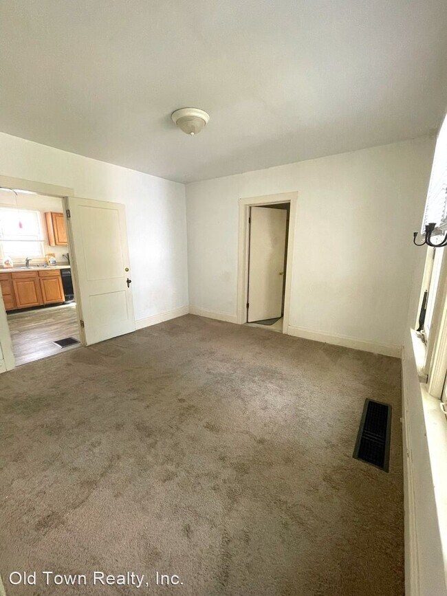 Building Photo - 4 br, 2 bath House - 942 Woodlawn Ave