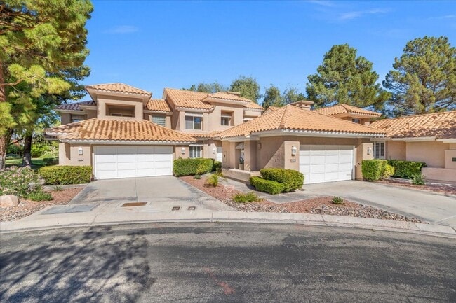 Building Photo - Fully Furnished, Modern 3 Bedroom Home in ...