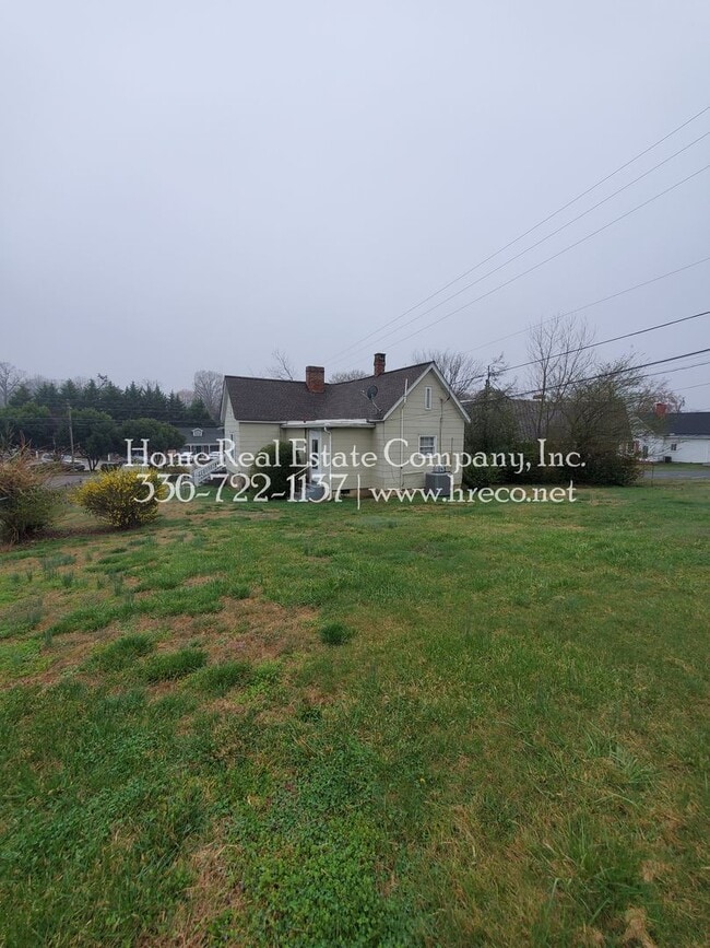 Building Photo - 404 Ricks Dr