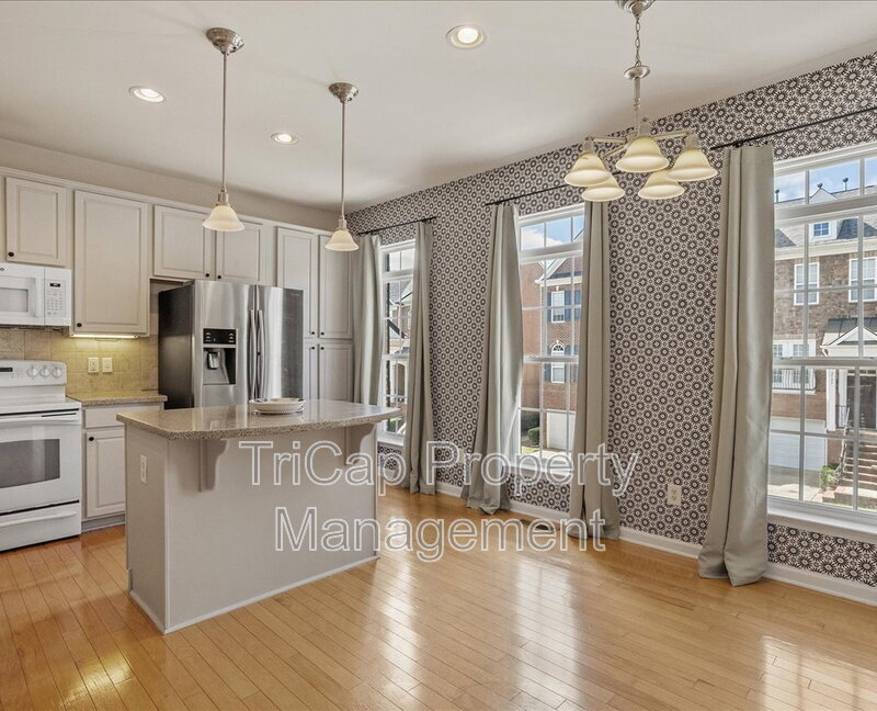 Foto principal - 2746 Laurel Cherry St