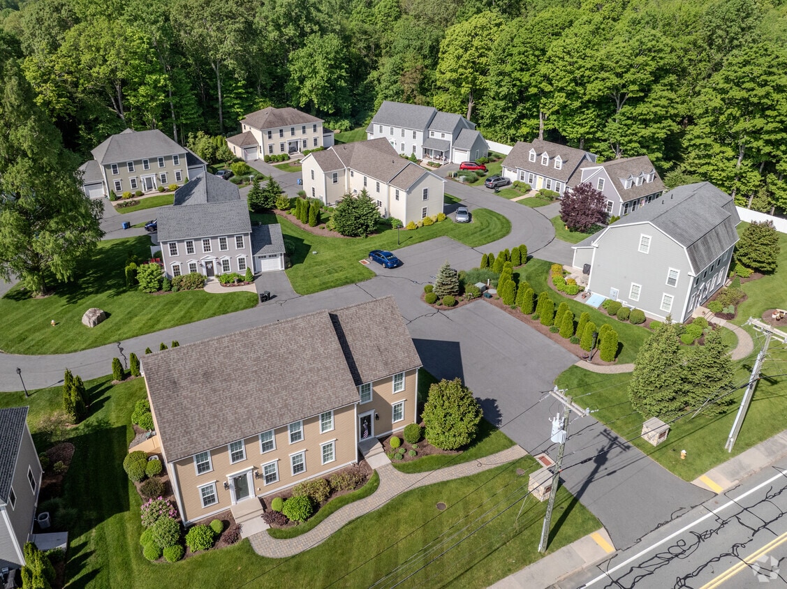 Exterior - Redwood Condominiums