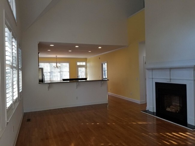 Building Photo - 310 Surry Cir S
