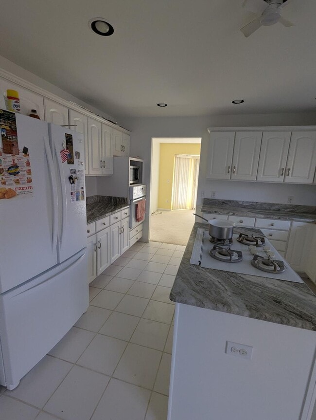 Building Photo - 20870 Balinski Dr