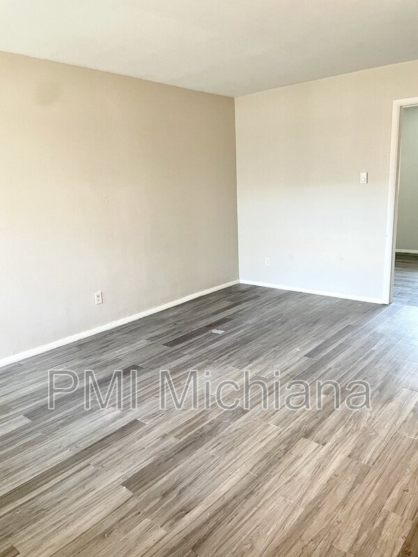 Building Photo - 2124 Lathrop St