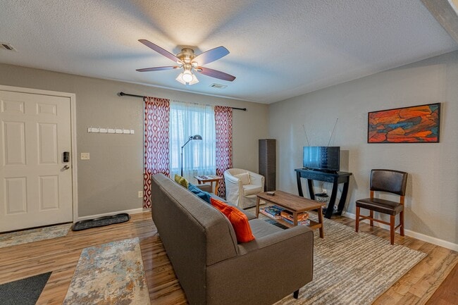 Foto del edificio - 19 Evesham Ln