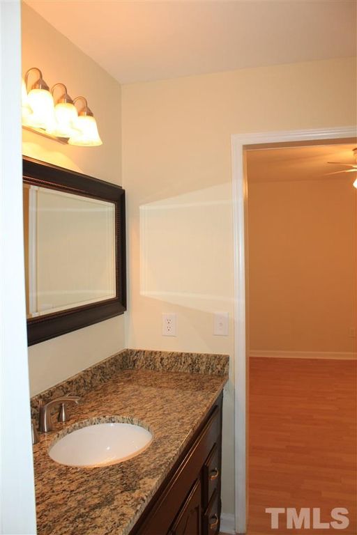 Building Photo - 505 Gooseneck Dr