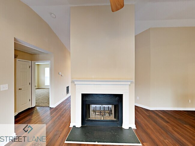 Building Photo - Charming 5 Bedroom in Ellenwood!