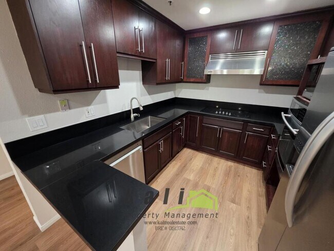 Foto del edificio - 5745 Friars Rd