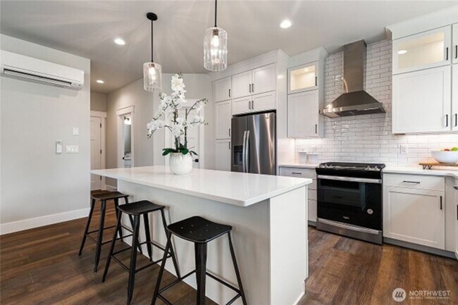 Building Photo - 5943 Ranch Lp