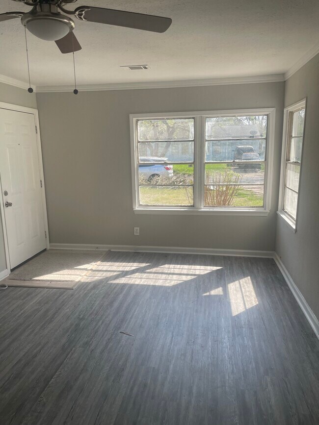 Foto del edificio - 1005 Southampton Dr