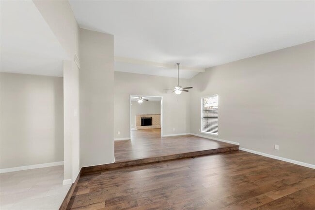 Building Photo - 3914 Chapel Square Dr