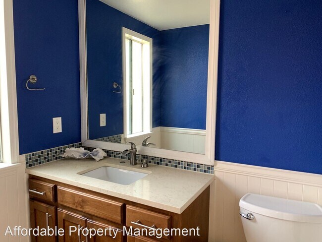 Building Photo - 2 br, 2 bath House - 15244 Ramona Blvd.