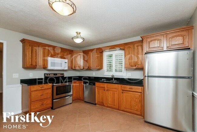Building Photo - 4042 Hampton Ct