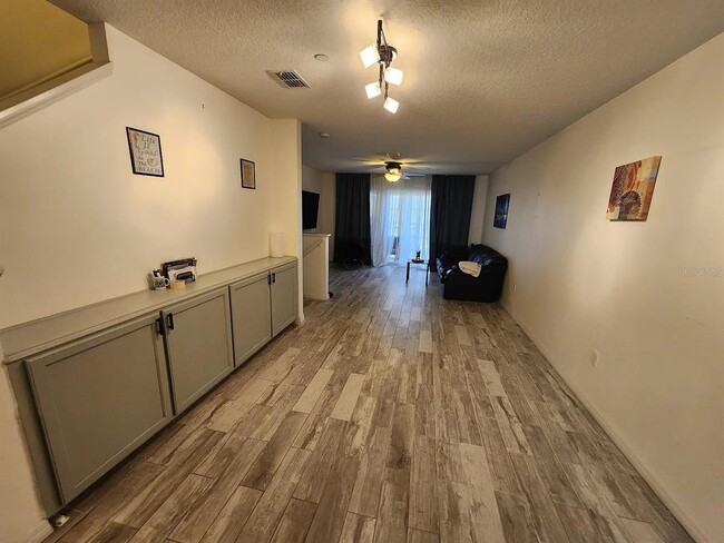 Building Photo - 7367 Black Walnut Way