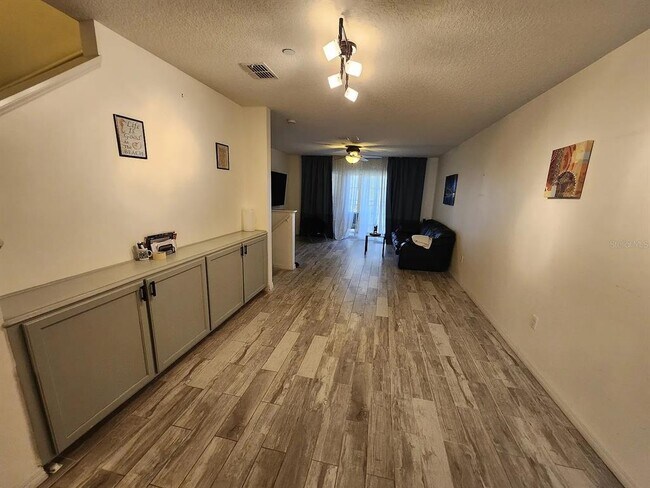 Foto del edificio - 7367 Black Walnut Way