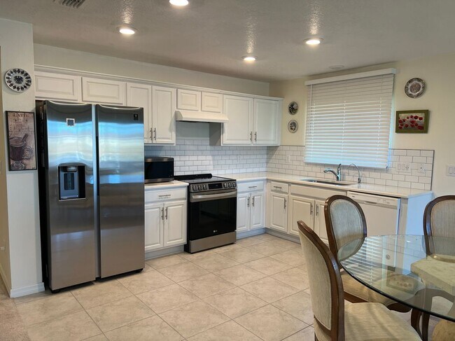 Foto del edificio - 3558 74th Ave Cir E