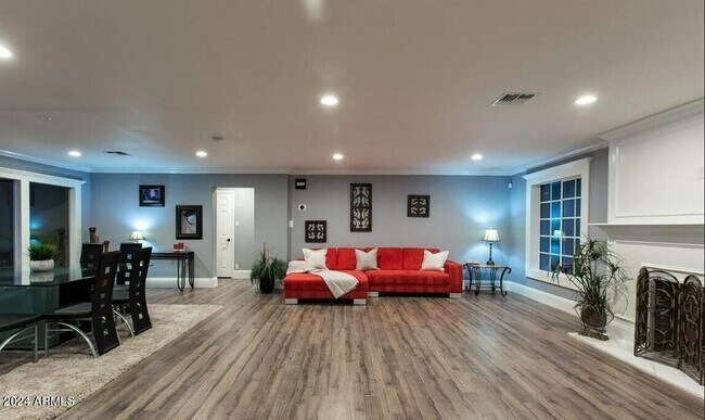 Foto del edificio - 1137 W Edgemont Ave