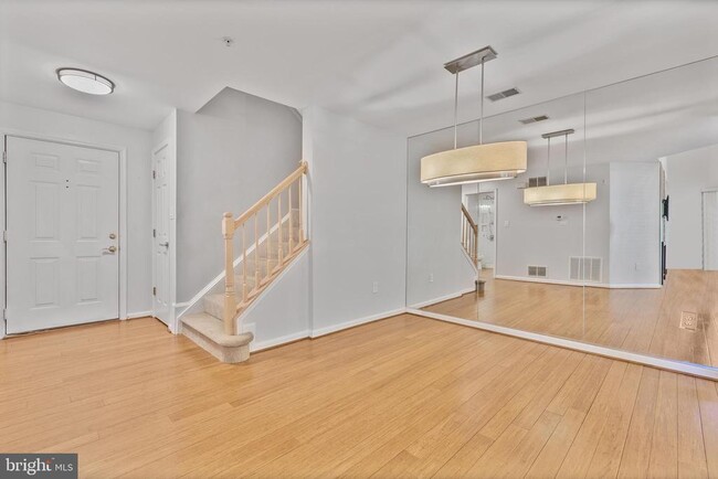 Building Photo - 13107 Millhaven Pl